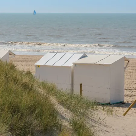 Beach House with Lateral Seaview