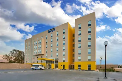 City Express by Marriott Ensenada Hotel dekat First Street