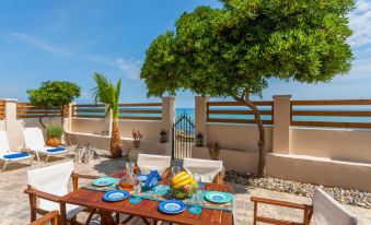 Villa Elizabeth - Seafront Classic Villa!