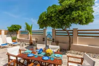 Villa Elizabeth - Seafront Classic Villa!