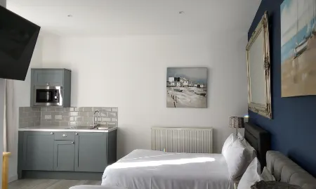 Duporth Guest House Отели рядом с достопримечательностью «Ньюлин Грин»