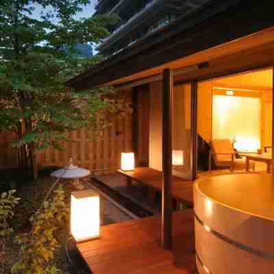 ホテル華の湯 Hotel Exterior