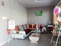 RedDoorz @ Pematangsiantar 3 Отели в г. Pondok Sayur