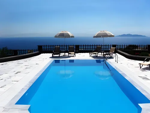 Anthonas Apartments