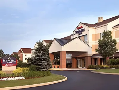 Fairfield Inn & Suites St. Louis Chesterfield Hotels in der Nähe von Sachs Butterfly House