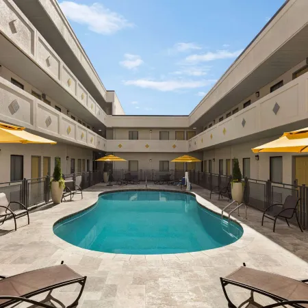 Hotel Bo, a Days Inn by Wyndham Chattanooga Downtown