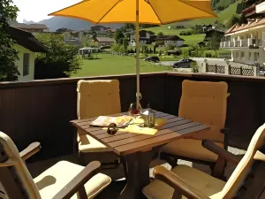 Max Mountain Apartments