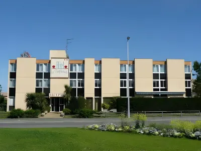 Brit Hotel Toulouse Colomiers – L’Esplanade Hotels near Stade Michel Bendichou