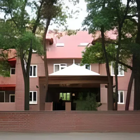 Parkside International Hotel