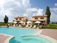 Agriturismo le Rondini di Francesco di Assisi - Pools