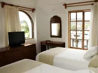 Hotel Marina Resort & Beach Club Hotels near Playa la Esperanza