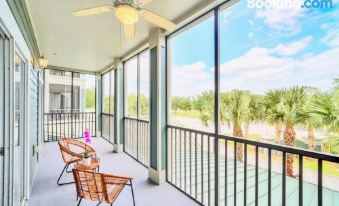 Bright 3Br Condo with Pool and Hot Tub, Close to Disney!