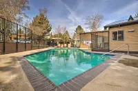 Mammoth Lakes Townhome < 2 Mi to Ski Area!