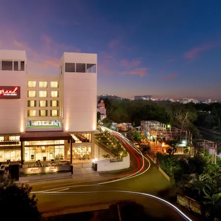 Grand Vijayawada by GRT Hotels Отели рядом с достопримечательностью «Храм Канакадурга»