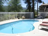 A Bed of Roses - Pool