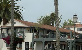 Ala Mar by the Sea