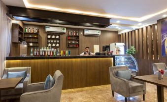 Aman Hotel Almhalh