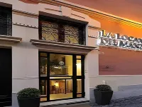 รีเลส มันโซนิ โรงแรมใกล้ปาลาตินี ฮิลล์
