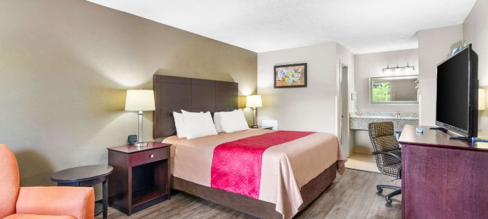 Brentwood Inn & Suites - Lynchburg Hotels in Lynchburg