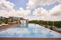 The Pine Mansion - Pools