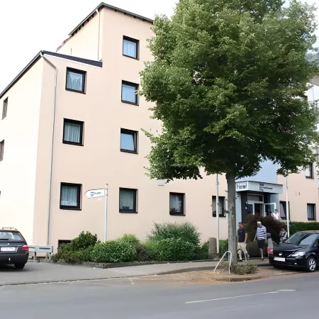 Hotel Am Vogelsanger Weg Отели рядом с достопримечательностью «Гоночная трасса Галоппреннбан»