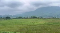 Emeishan Zhongxingshan Homestay (Dumen Street No.1)