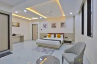 Hotel the Grand Radhey