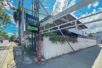 Urbanview Hotel Aloevera Pontianak - 2-Star