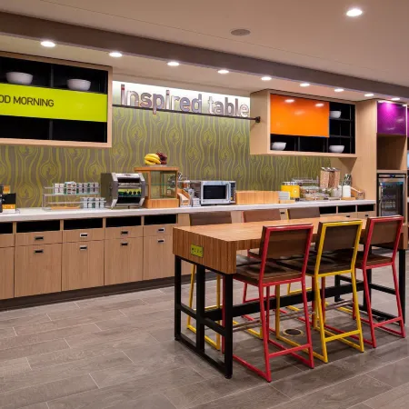 Home2 Suites by Hilton Portland Airport or
