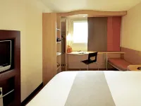 Ibis Paris Porte d'Orléans Hotels near 5th arr.