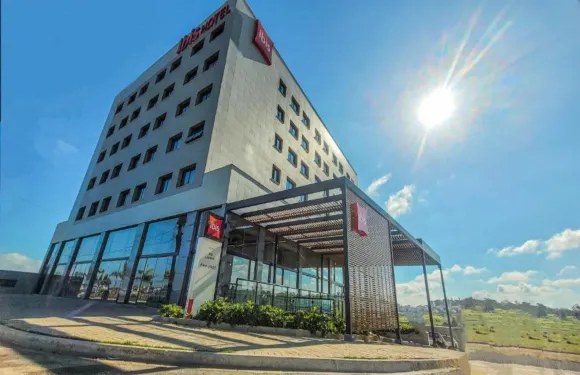 宜必思拉夫拉斯酒店