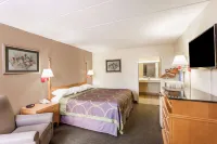 Super 8 by Wyndham Manassas Hotels in Manassas