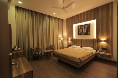 Hotel Great Maratha Hotels near Ganesh Mandir Patil Galli.