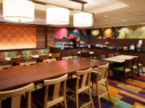 Fairfield Inn & Suites Chicago Midway Airport Hotels in Bedford Park