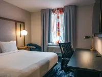 Fairfield Inn New York LaGuardia Airport/Astoria Hotels near Millbrook Park