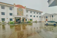 Urbanview Hotel D Calton Sukabumi Hotel dekat Gereja Katolik St. Fransiskus Assisi Cibadak