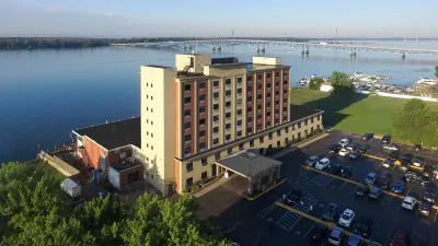 Crowne Plaza Niagara Falls NY - Riverside Hôtels à : Niagara Falls