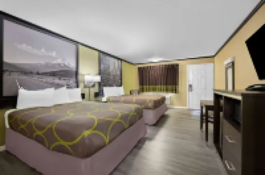 Super 8 by Wyndham Crescent City Hotels in Crescent City