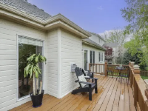 Large Cozy Retreat in West Omaha, Family Friendly with Game Rec Room! Hoteles en Distrito electoral de Millard