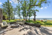 Stunning 4 Bedroom Lake Home close to everything!!