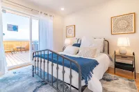 Spacious 4BR Home w/ Stunning Views Near SF