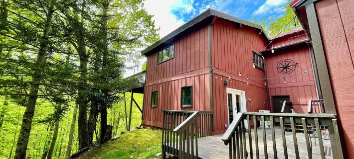 Cabin with Mountain Views / Large Deck / Fireplace / Near Hiking, Biking, Winery ビーチ・マウンテンのホテル