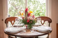 Private 2BR Cottage House with Waterfall Pool Maui Meadows Permitted