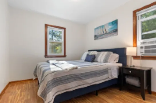 Sherwood Lighthouse Cabin - Near Boat Launch & State Park