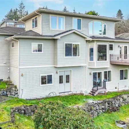 Awesome 5 bedroom, 4 bathroom, waterfront home with beautiful views and sauna.