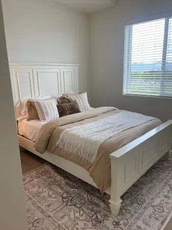 1 Bd/1 Ba w/ Pool, Gym, Hot Tub, Pickleball, Arcade, Pool Table, Shuffle Board