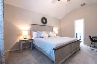 Texas Roots: King Beds - 6 Minutes to Downtown McKinney- Sleeps 6 - Remodeled