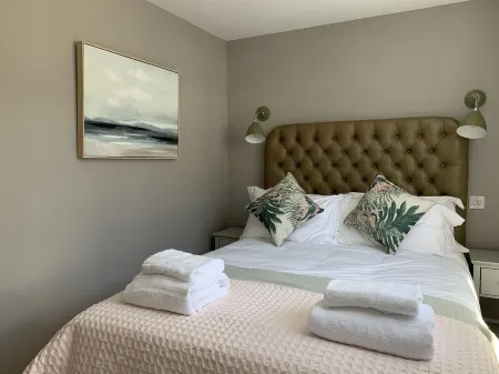 The Old Stables - Luxury Dartmouth town centre apartment w/ parking permit Отели рядом с достопримечательностью «Дартмут Касл»