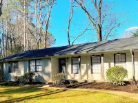 Modern and Stylish Creekside Retreat Home - Walk to Downtown