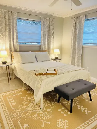 Riverside Oasis with Hot Tub! Отели рядом с достопримечательностью «Lavender Fields Day Spa»